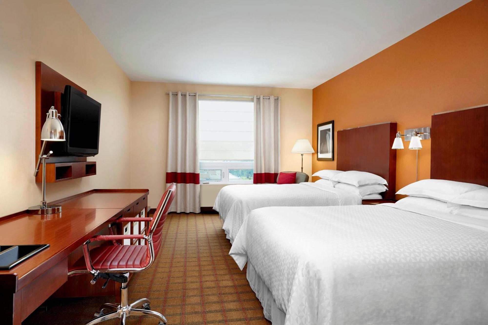 Four Points By Sheraton Calgary Airport Exterior photo